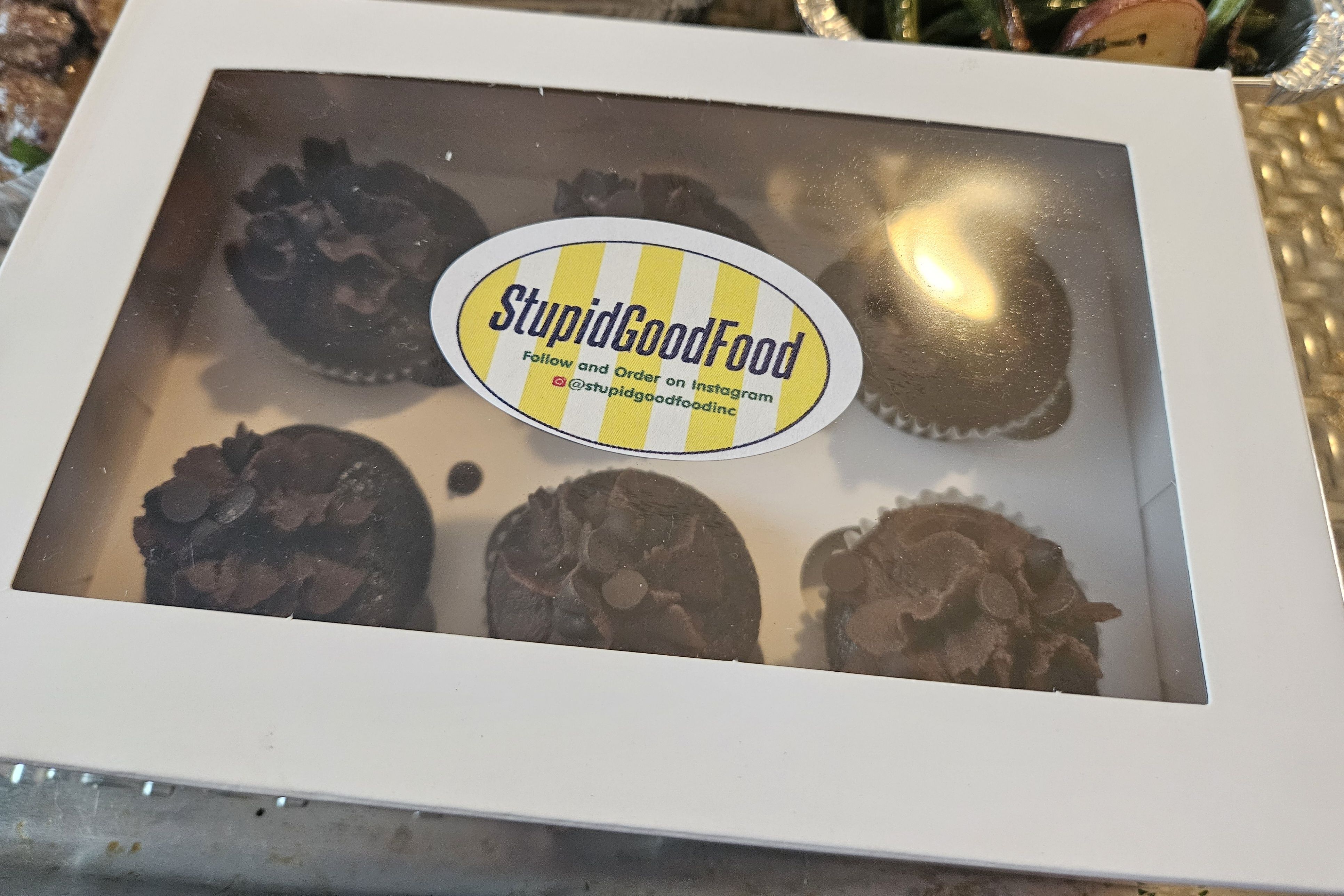 6-packs of Chocolate Cake Bites